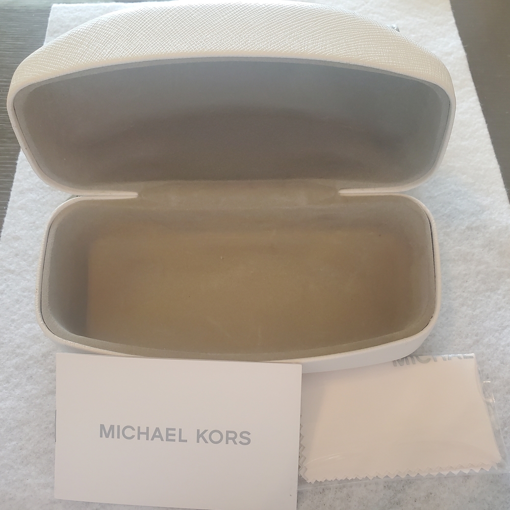 NWOT Michael Kors White Glasses Case - Picture 3 of 5